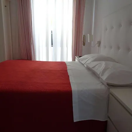 Interno 9 Rom